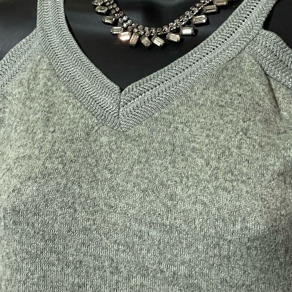 89th + Madison. Gray Cold Shoulder with shimmering silver. 2X - Picture 3 of 4